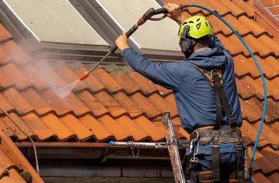Démoussage et hydrofuge de toiture à Brunémont